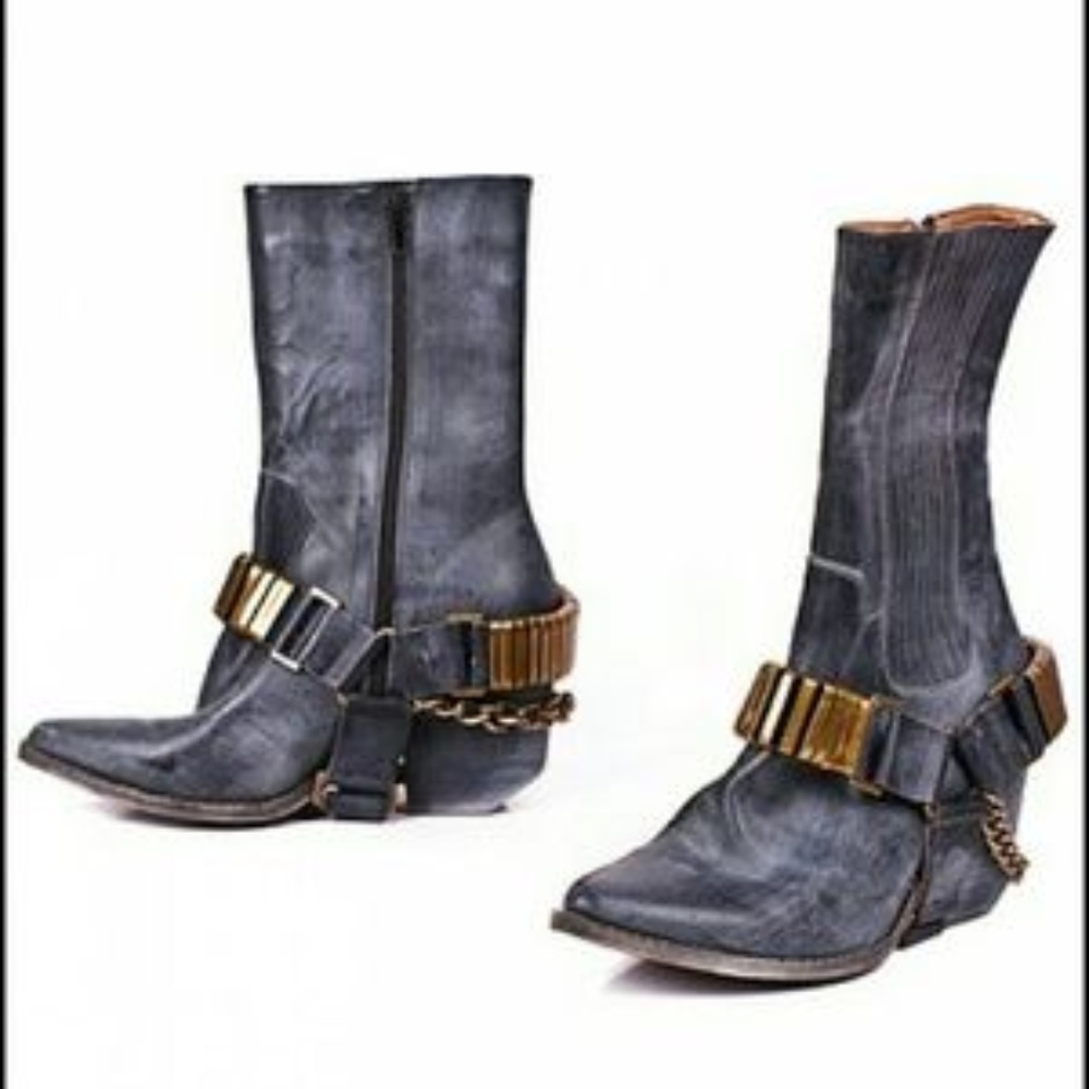 JEFFREY CAMPBELL WESTERN  SLASH BOOT BLACK